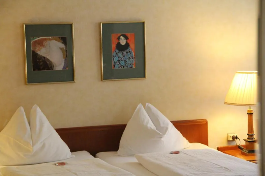 Pension Kraml Vienna 2*,  Austria