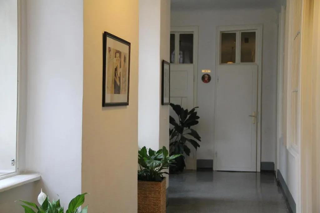 Pension Kraml Vienna Guest house