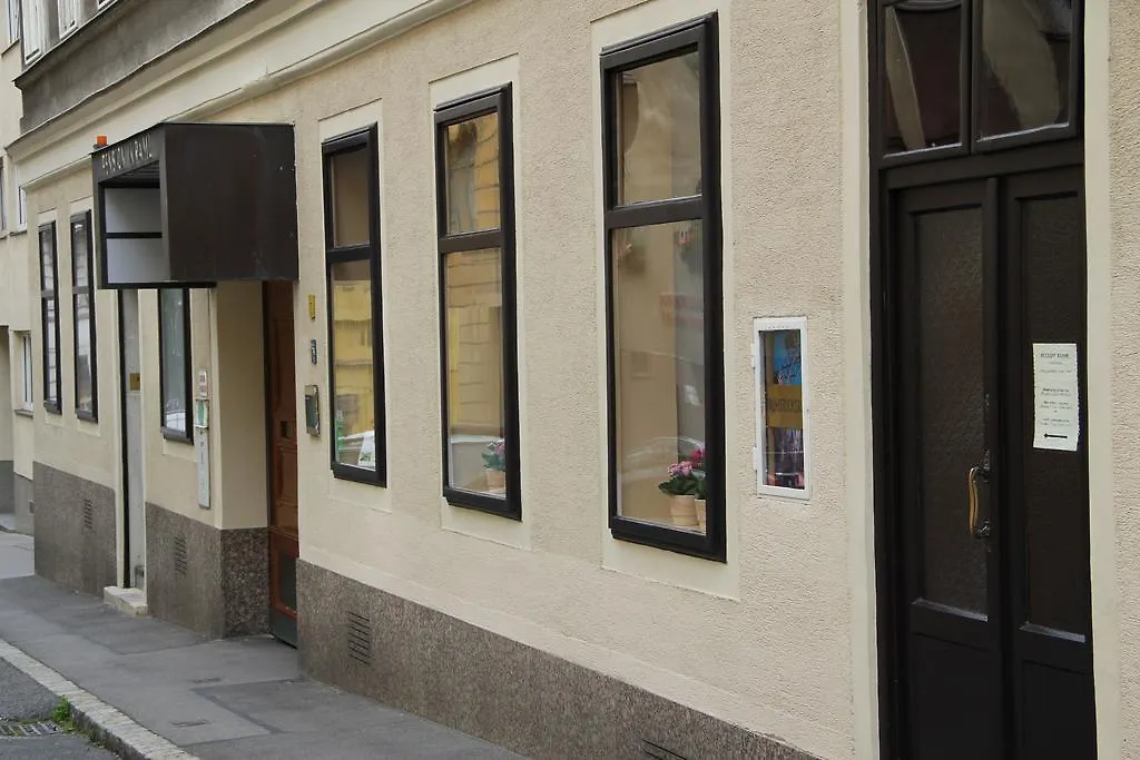 Pension Kraml Vienna 2*,